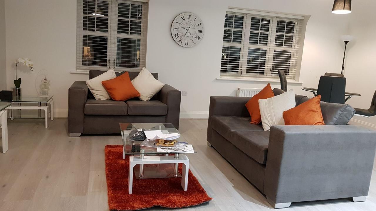 Helios Court Penthouse Serviced Apartment By Ferndale Maidenhead Exterior photo