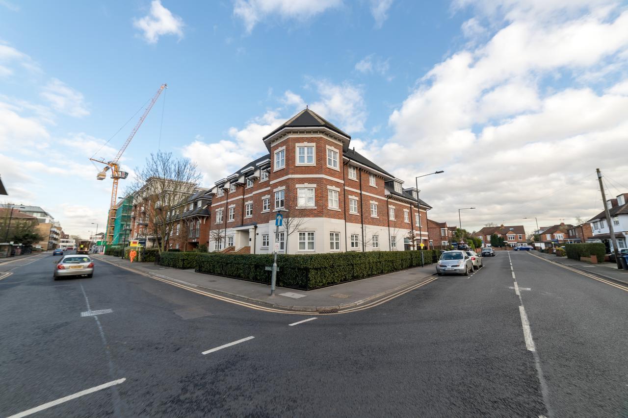 Helios Court Penthouse Serviced Apartment By Ferndale Maidenhead Exterior photo