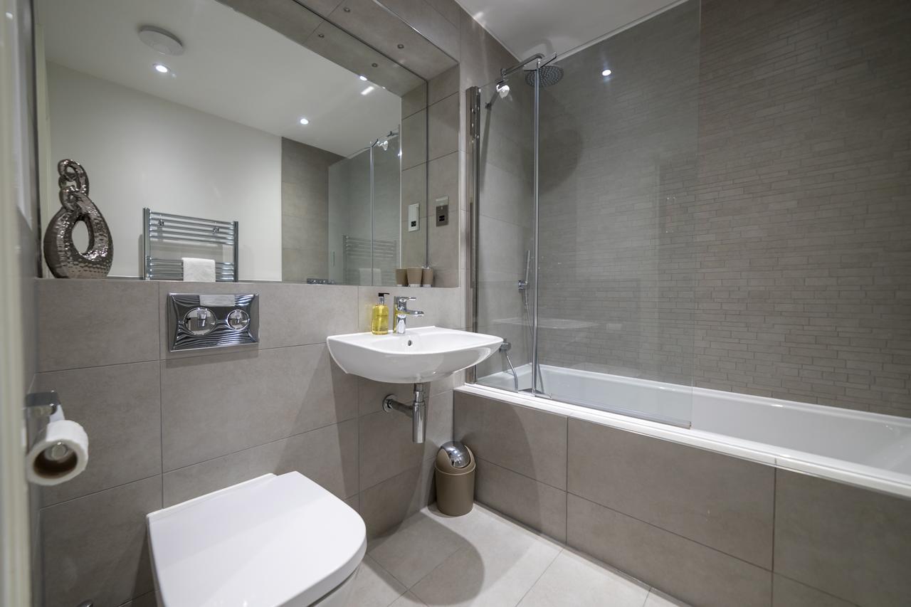 Helios Court Penthouse Serviced Apartment By Ferndale Maidenhead Exterior photo