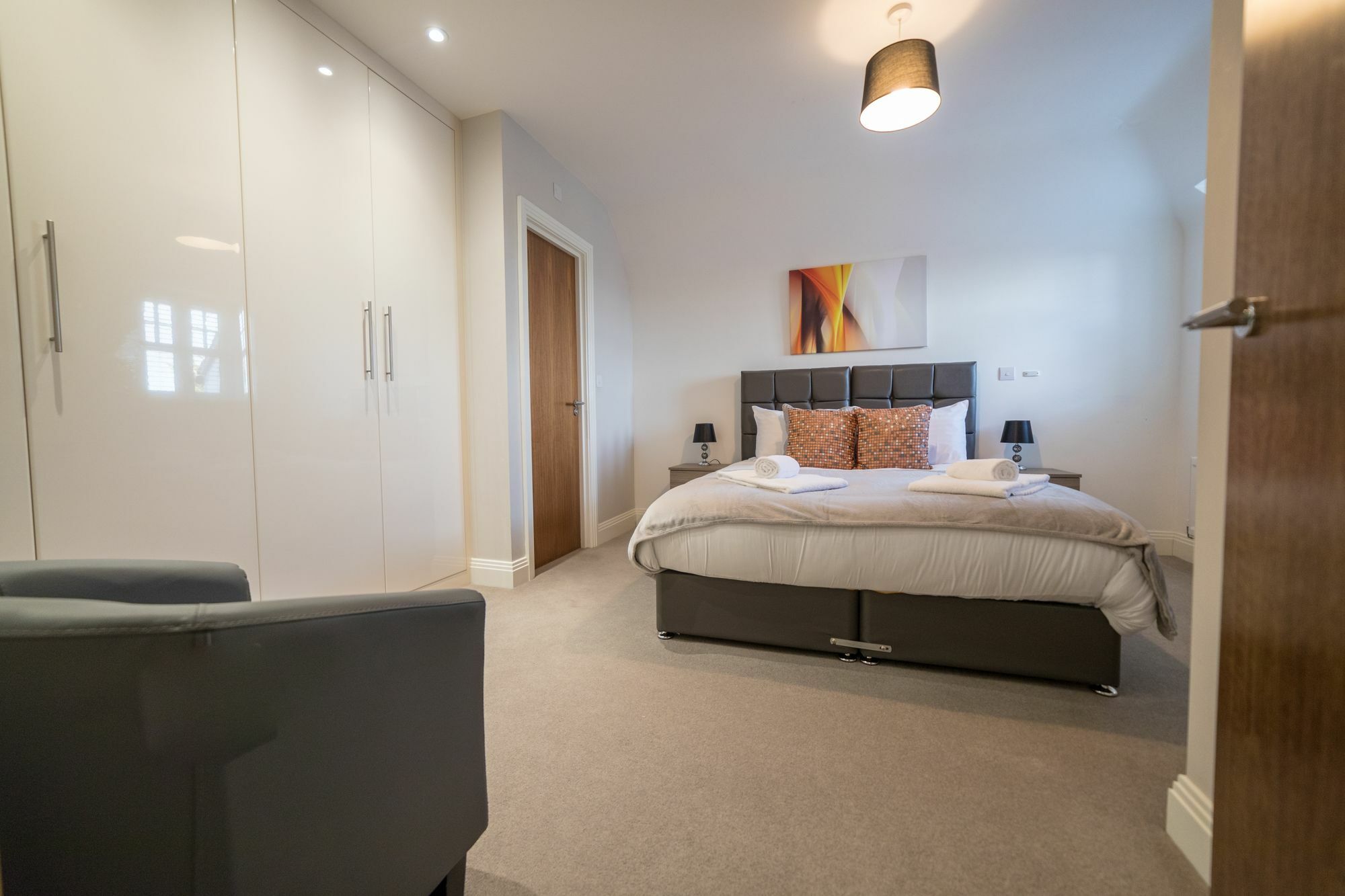 Helios Court Penthouse Serviced Apartment By Ferndale Maidenhead Exterior photo